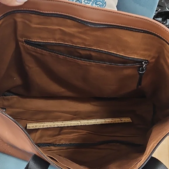 Ted Baker Tan Weekend Bag with Black Accents - Picture 8 of 13